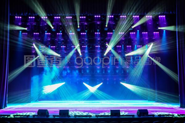 璀璨光影 燈光表演舞臺的藝術與技術融合